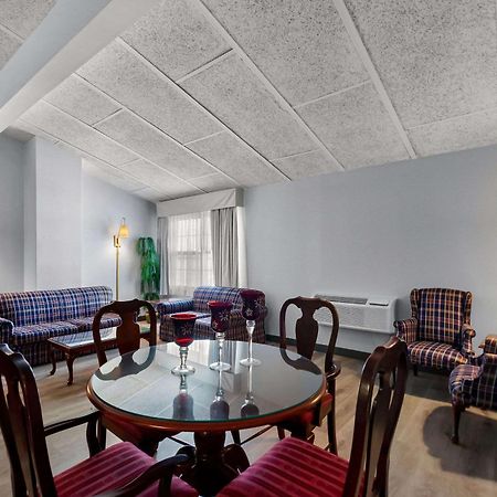 Clarion Inn Falls Church-Arlington Eksteriør bilde
