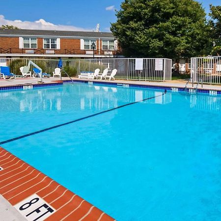 Clarion Inn Falls Church-Arlington Eksteriør bilde