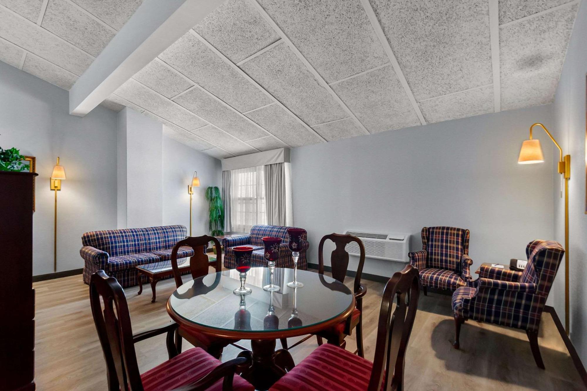 Clarion Inn Falls Church-Arlington Eksteriør bilde