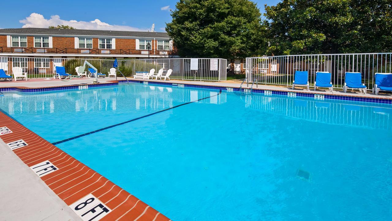 Clarion Inn Falls Church-Arlington Eksteriør bilde
