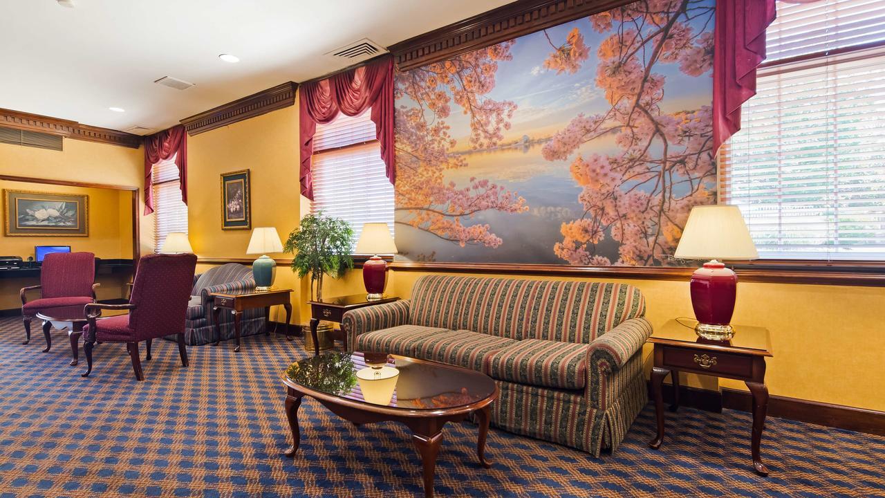 Clarion Inn Falls Church-Arlington Eksteriør bilde