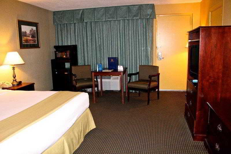 Clarion Inn Falls Church-Arlington Eksteriør bilde